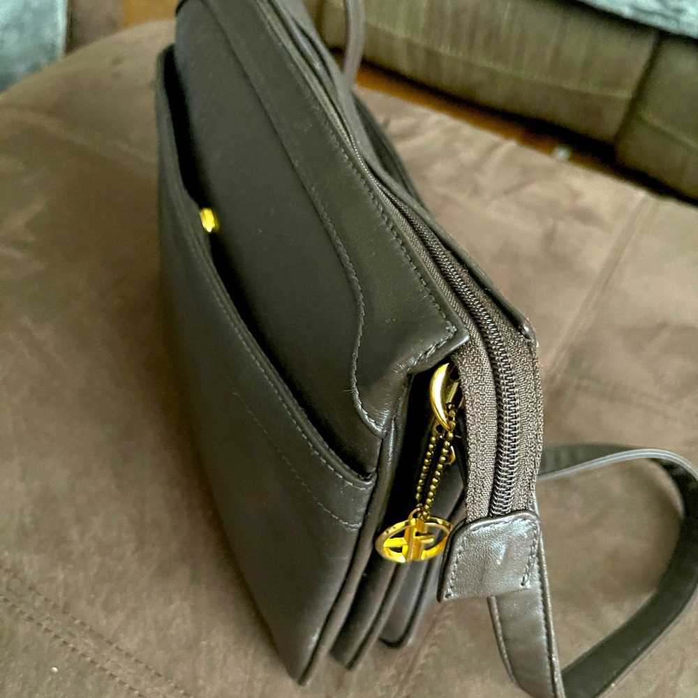 Women’s leather bag. Giani Bernini brand